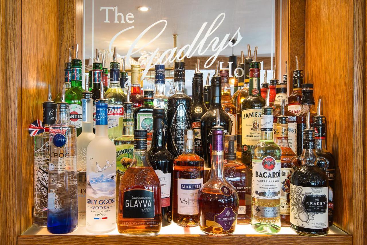 Gwesty Gadlys Hotel Cemaes Bay Eksteriør bilde